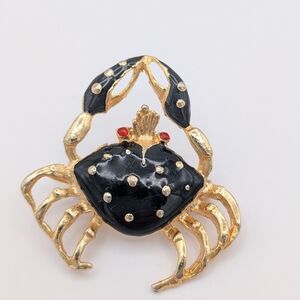 Elegant Black and Gold Crab Brooch